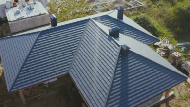 How Roofing Contractors Handle Emergency Roof Repairs Effectively